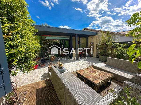PAVILLON 3 CHAMBRES DONT 1 SUITE PARENTALE VERANDA / PERGOLA GARAGE /JARDIN  A SAINT-GELAIS! !