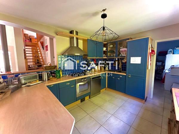 PAVILLON 3 CHAMBRES DONT 1 SUITE PARENTALE VERANDA / PERGOLA GARAGE /JARDIN  A SAINT-GELAIS! !