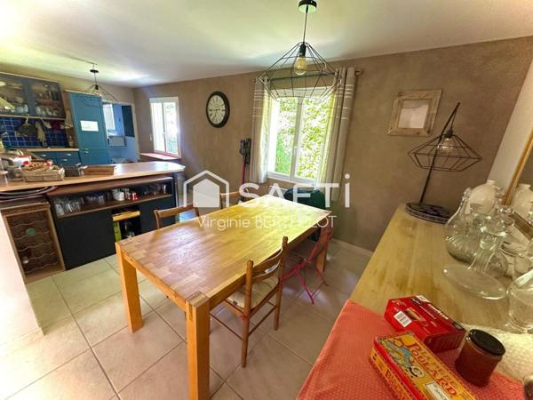 PAVILLON 3 CHAMBRES DONT 1 SUITE PARENTALE VERANDA / PERGOLA GARAGE /JARDIN  A SAINT-GELAIS! !