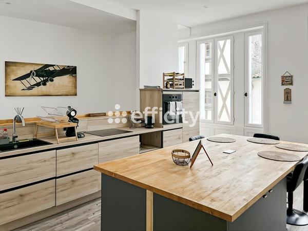 Appartement
         5 pièces
        - 150 m² Exclusivité