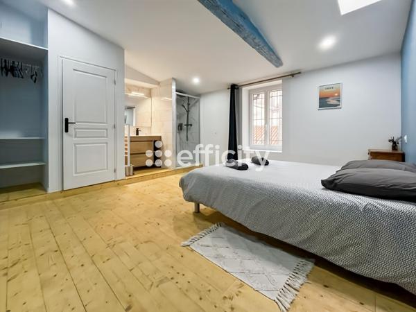 Appartement
         5 pièces
        - 150 m² Exclusivité
