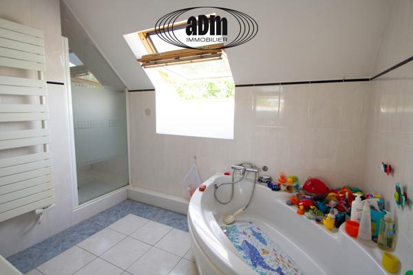 Maison
                                                                                                                                                                                                                                                                                                                        8 pièce(s)                                                                                                                                                                                                          5 chambre(s)                                                                                                                                                                                                          180  m²