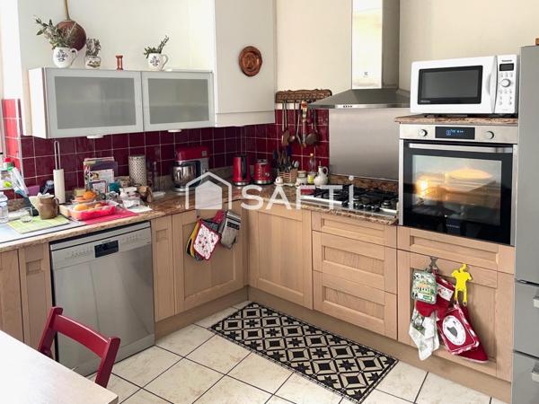 Maison de ville élégante et lumineuse de 92 m² sur deux niveaux, alliant charme et modernité