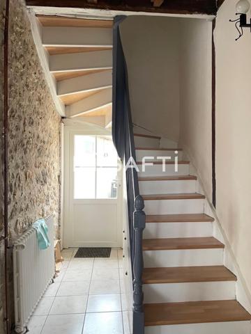 Maison de ville élégante et lumineuse de 92 m² sur deux niveaux, alliant charme et modernité