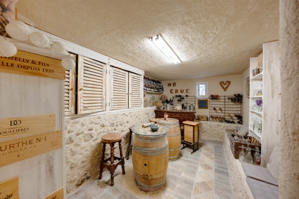 Puget (84360) Paradis Provençal avec piscine à débordement sur la pinède !