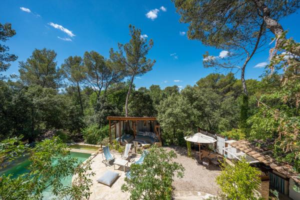 Puget (84360) Paradis Provençal avec piscine à débordement sur la pinède !