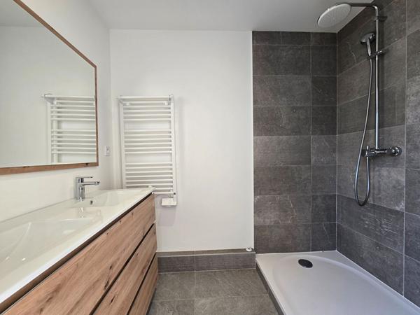Maison Reze 8 pièce(s) 164 m2