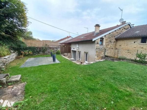 Maison de village en pierre