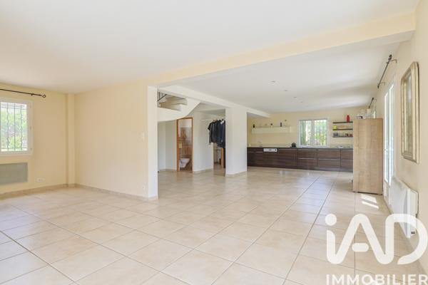 Maison à vendre 6 pièces 168 m² Éguilles