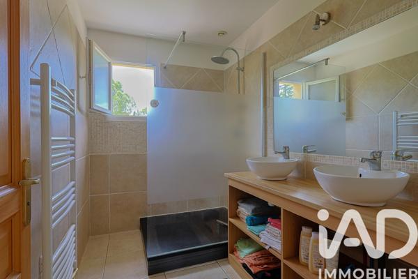 Maison à vendre 6 pièces 168 m² Éguilles