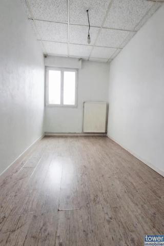 Duplex
                                                                                                                                                                                                                                                                                                                        4 pièce(s)                                                                                                                                                                                                          3 chambre(s)                                                                                                                                                                                                          80  m²