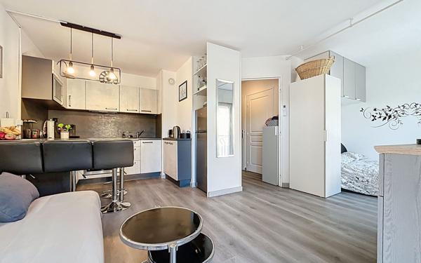 Appartement à vendre    1 pièce • 27 m2 Fréjus
