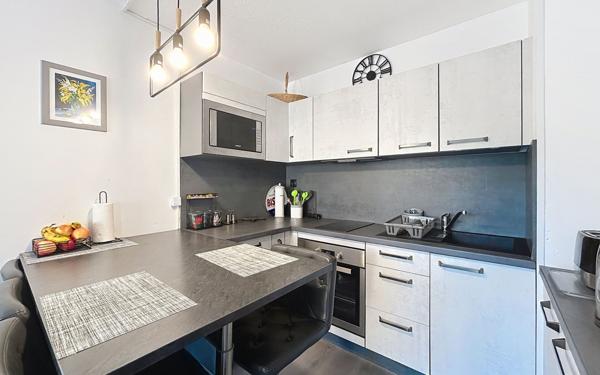 Appartement à vendre    1 pièce • 27 m2 Fréjus