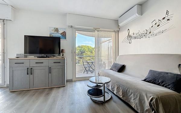 Appartement à vendre    1 pièce • 27 m2 Fréjus