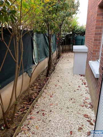 Rez de jardin
                                                                                                                                                                                                                                                                                                                        1 pièce(s)                                                                                                                                                                                                                                                                                                                              30.73  m²