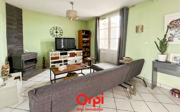 Maison à vendre    3 pièces •  Saint-Victor