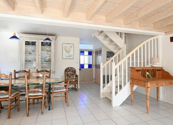 Maison à vendre    5 pièces •  Saint-Martin-de-Ré