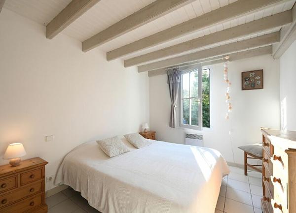 Maison à vendre    5 pièces •  Saint-Martin-de-Ré