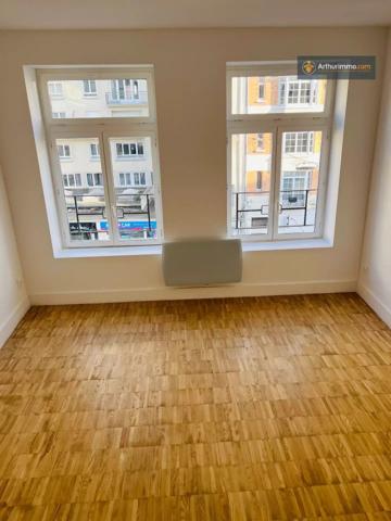 Vente                                                      Appartement
                        
                     4 pièces                      111 m2                     à Lille