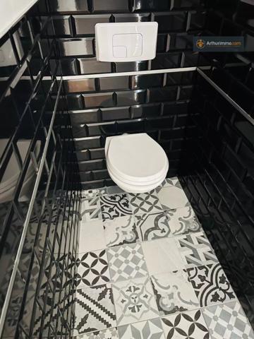 Vente                                                      Appartement
                        
                     4 pièces                      111 m2                     à Lille