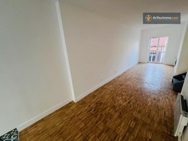 Vente                                                      Appartement
                        
                     4 pièces                      111 m2                     à Lille