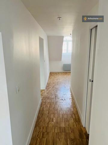 Vente                                                      Appartement
                        
                     4 pièces                      111 m2                     à Lille