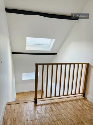 Vente                                                      Appartement
                        
                     4 pièces                      111 m2                     à Lille