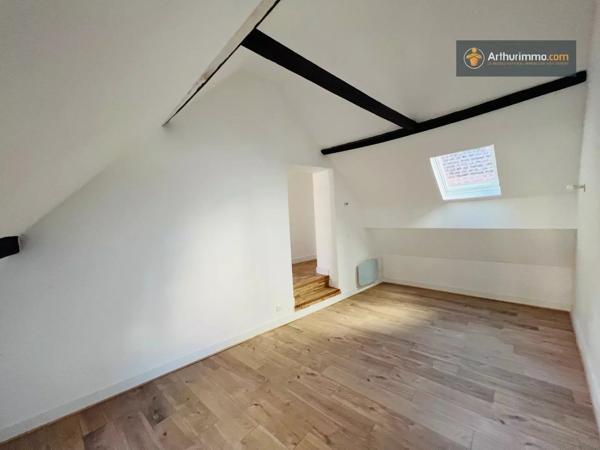 Vente                                                      Appartement
                        
                     4 pièces                      111 m2                     à Lille