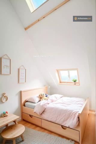 Vente                                                      Appartement
                        
                     4 pièces                      111 m2                     à Lille
