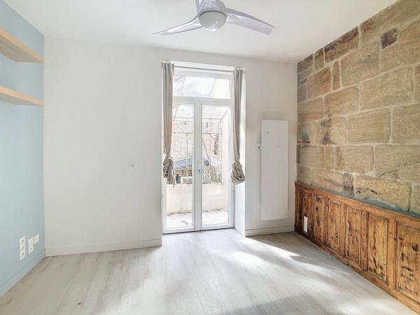 Appartement à louer    1 pièce •  Larche