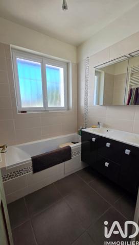 Maison à vendre 7 pièces 161 m² Saint-Amand-les-Eaux