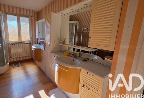 Maison à vendre 7 pièces 161 m² Saint-Amand-les-Eaux