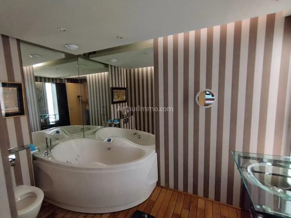 Vente Appartement 4 pièces 132 m2 à Roubaix