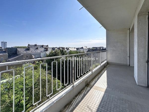 Elégant appartement baigné de lumière dans une résidence prisée d'Angers