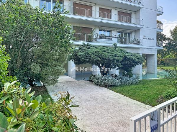 Elégant appartement baigné de lumière dans une résidence prisée d'Angers