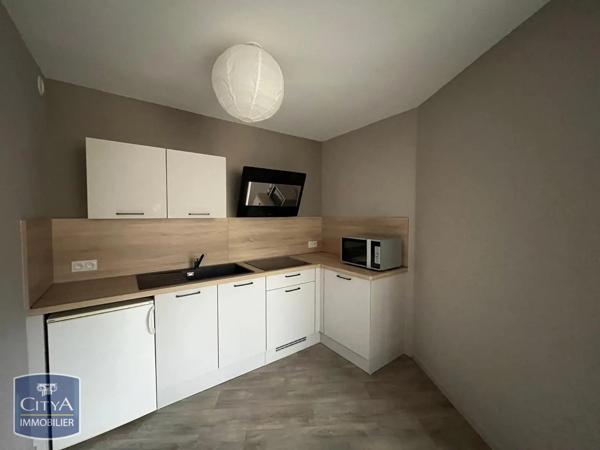 Appartement à louer 1 pièce 36.97m² Laval (53000)