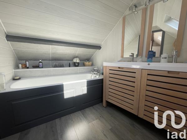 Maison 5 pièces de 119 m² à Bonneville-la-Louvet (14130)