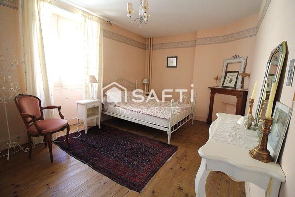 Jolie maison de bourg dans un village tous commerces