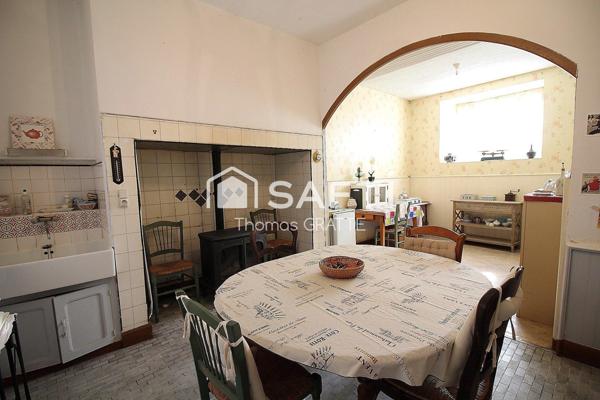 Jolie maison de bourg dans un village tous commerces