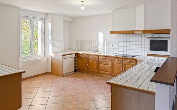 Maison à vendre    6 pièces •  Fleurance