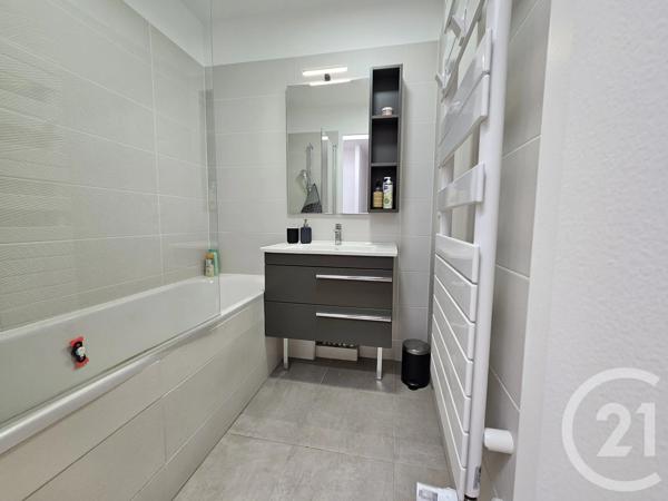 Maison à vendre  4 pièces - 77,64 m 2   LA VARENNE ST HILAIRE  - 94