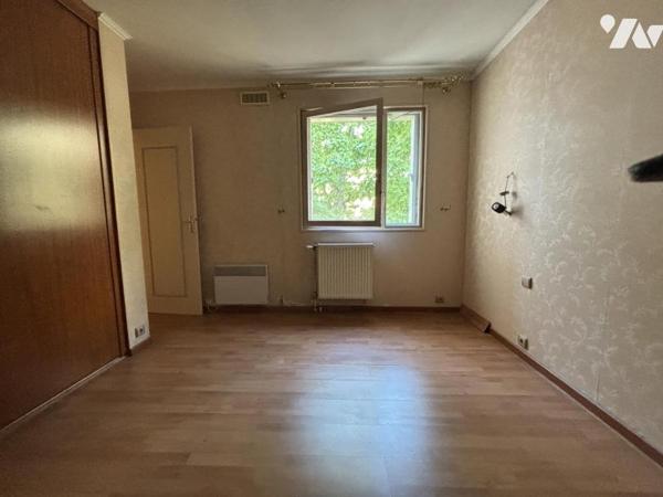 Appartement 3 chambres, deux salle d'eau, loggia, acsenceur et parking en sous sol