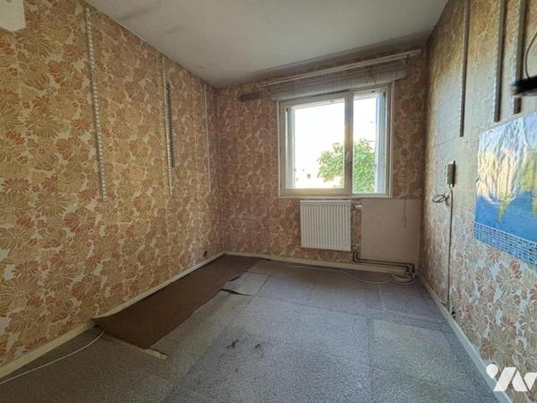 Appartement 3 chambres, deux salle d'eau, loggia, acsenceur et parking en sous sol