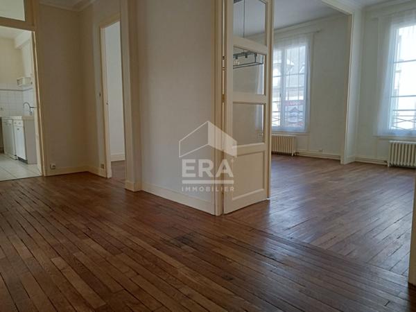 Appartement de 5 pièces principales situé en centre ville de Compiègne