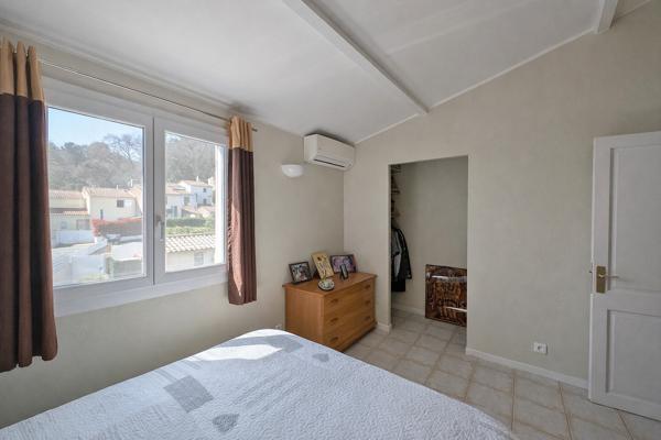 VILLA FAMILIALE AVEC JARDIN PAYSAGER