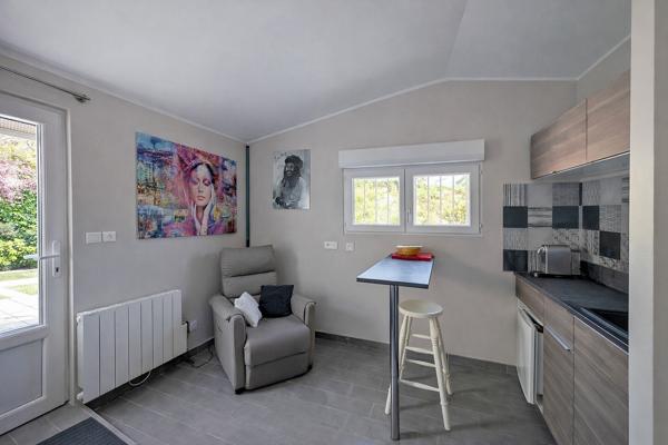 VILLA FAMILIALE AVEC JARDIN PAYSAGER