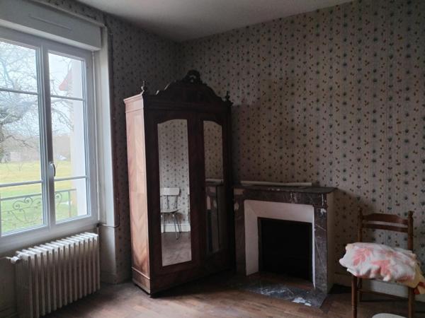 Vente maison Lussac Les Chateaux (86320), 80.00m² avec 5 pièce(s) dont 3 chambre(s) sur 656.00m² de terrain. La Bruyere Immobilier