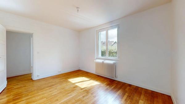 Location                                                      Appartement
                        
                     2 pièces                      51 m2                     à Chartres
