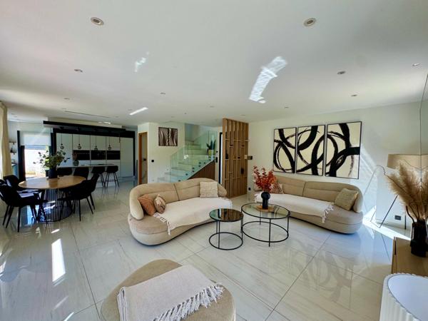 Fréjus- splendide villa de 2020- 4 chambres piscine