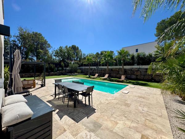 Fréjus- splendide villa de 2020- 4 chambres piscine